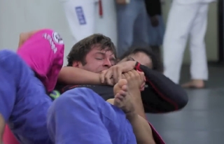 Kyra Gracie feet photo 12