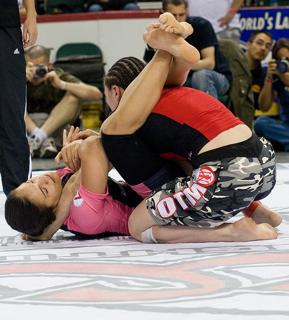 Kyra Gracie feet photo 10