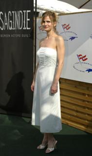 Kyra Sedgwick feet photo thumbnail