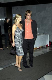 Kyra Sedgwick feet photo thumbnail