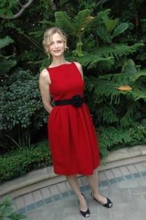 Kyra Sedgwick feet photo thumbnail