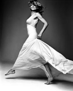 Kyra Sedgwick feet photo thumbnail