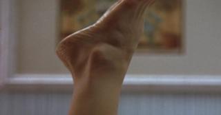 Kyra Sedgwick feet photo thumbnail