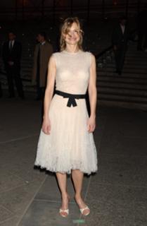 Kyra Sedgwick feet photo thumbnail