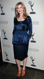 Kyra Sedgwick feet photo thumbnail