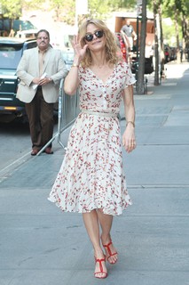 Kyra Sedgwick feet photo thumbnail