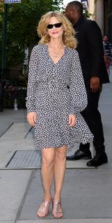 Kyra Sedgwick feet photo thumbnail