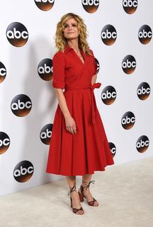Kyra Sedgwick feet photo thumbnail