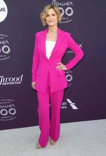 Kyra Sedgwick feet photo thumbnail