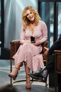 Kyra Sedgwick feet photo thumbnail