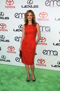 Kyra Sedgwick feet photo thumbnail