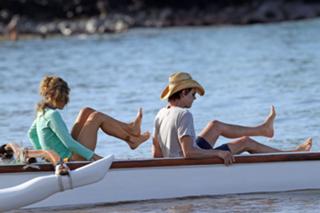Kyra Sedgwick feet photo thumbnail