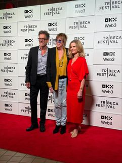 Kyra Sedgwick feet photo thumbnail