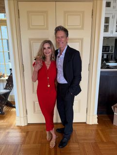 Kyra Sedgwick feet photo thumbnail