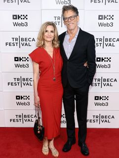 Kyra Sedgwick feet photo thumbnail