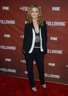 Kyra Sedgwick feet photo thumbnail