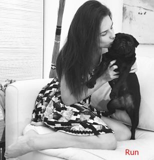 Kéfera Buchmann feet photo thumbnail