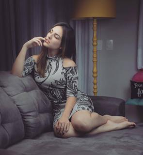 Kéfera Buchmann feet photo thumbnail