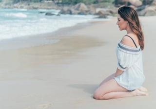 Kéfera Buchmann feet photo thumbnail