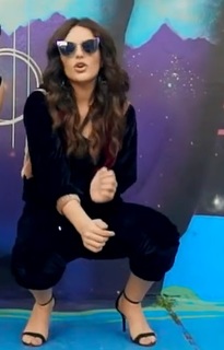 Kéfera Buchmann feet photo thumbnail