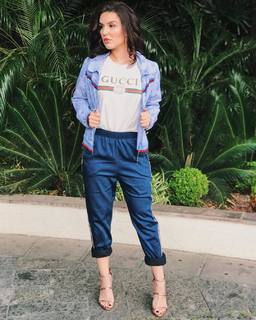 Kéfera Buchmann feet photo thumbnail