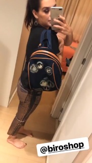 Kéfera Buchmann feet photo thumbnail