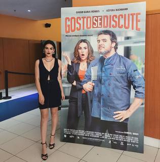 Kéfera Buchmann feet photo thumbnail