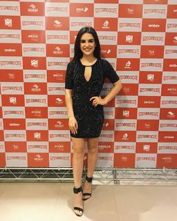 Kéfera Buchmann feet photo thumbnail