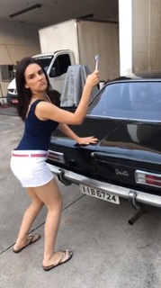 Kéfera Buchmann feet photo thumbnail