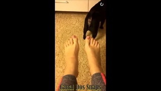Kéfera Buchmann feet photo thumbnail