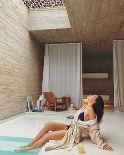 Kéfera Buchmann feet photo thumbnail