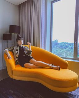 Kéfera Buchmann feet photo thumbnail