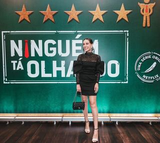 Kéfera Buchmann feet photo thumbnail