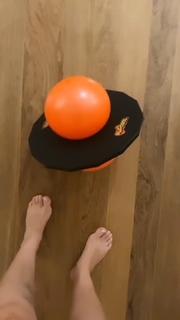 Kéfera Buchmann feet photo thumbnail