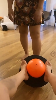 Kéfera Buchmann feet photo thumbnail