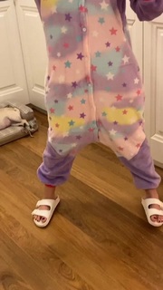 Kéfera Buchmann feet photo thumbnail