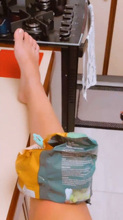 Kéfera Buchmann feet photo thumbnail