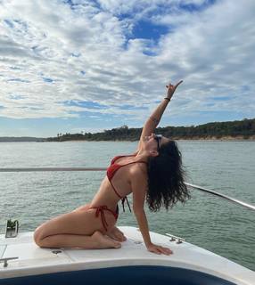 Kéfera Buchmann feet photo thumbnail