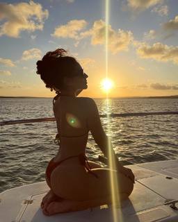 Kéfera Buchmann feet photo thumbnail