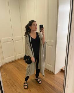 Kéfera Buchmann feet photo thumbnail