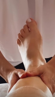 Kéfera Buchmann feet photo thumbnail