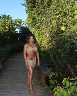 Kéfera Buchmann feet photo thumbnail