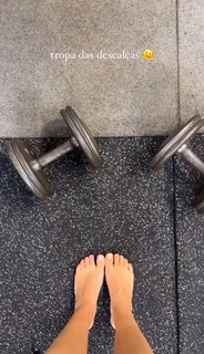 Kéfera Buchmann feet photo thumbnail