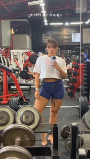 Kéfera Buchmann feet photo thumbnail
