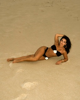 Kéfera Buchmann feet photo thumbnail
