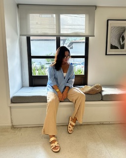 Kéfera Buchmann feet photo thumbnail