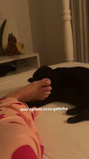 Kéfera Buchmann feet photo thumbnail