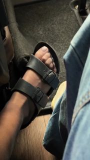 Kéfera Buchmann feet photo 4