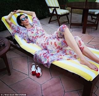 L'Wren Scott feet photo 9