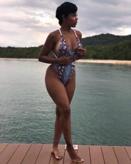 La'Myia Good feet photo 4